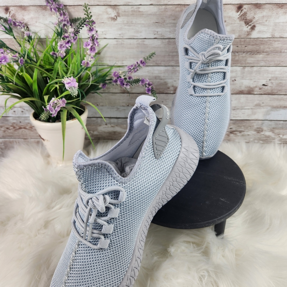 NWOT, Designed 2020, Grey Unisex sneakers, EU 42, women's 10.5/ men's 8.5 - Picture 9 of 9